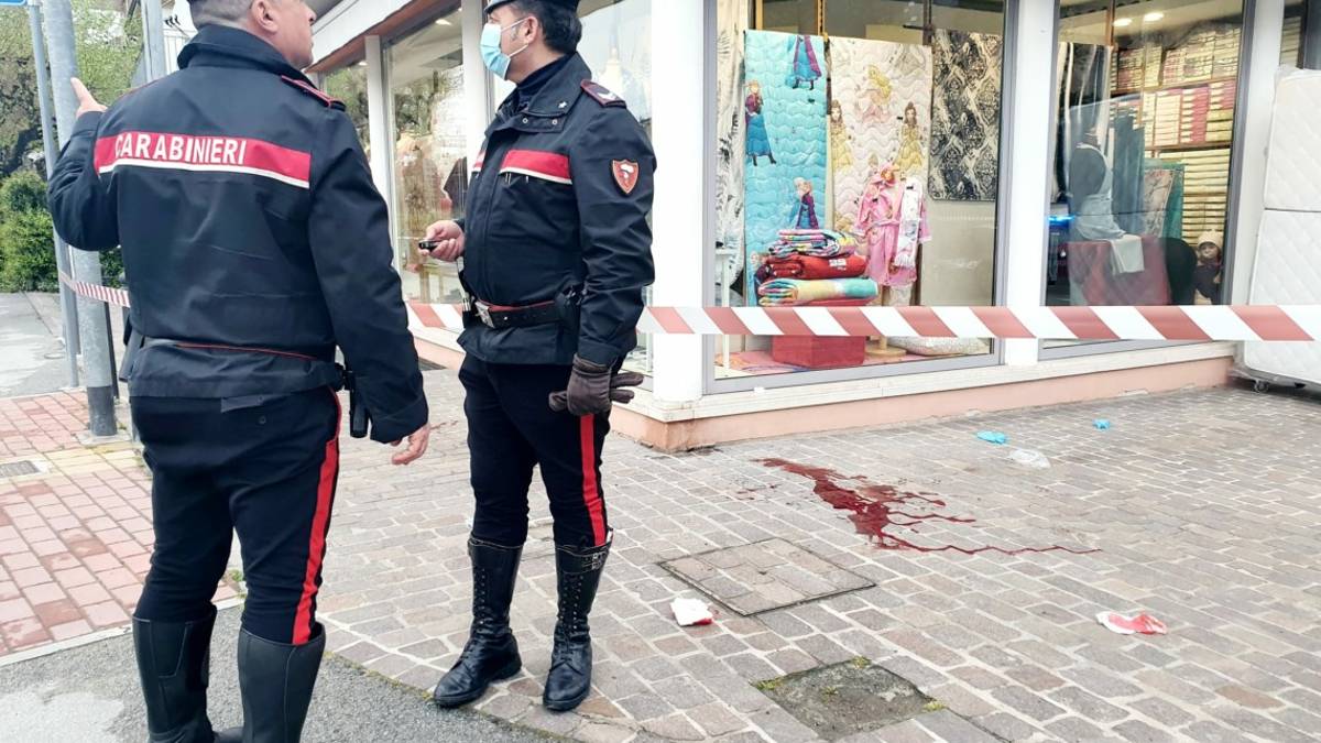 Viserba, grave un uomo accoltellato in strada: portato al Bufalini