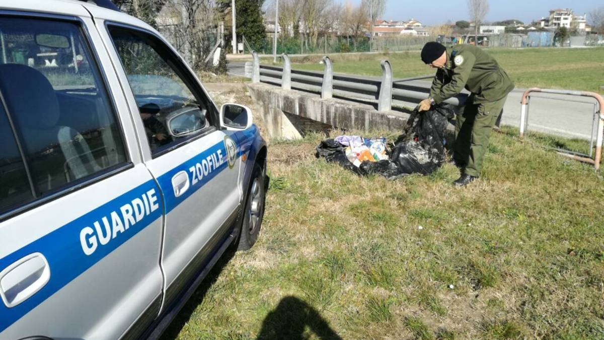 Bellaria, multati sette furbetti dei rifiuti