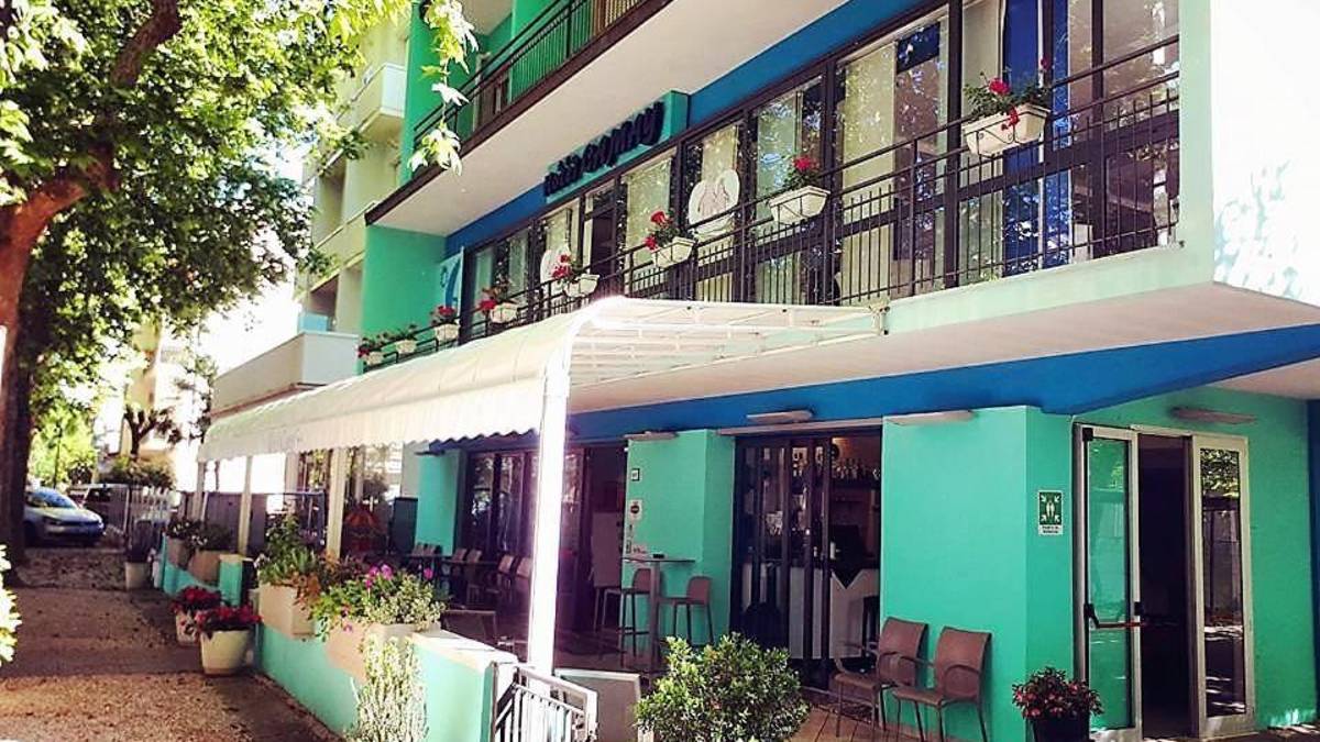 Albergatore di Cesenatico mette a disposizione 30 camere per gli evacuati