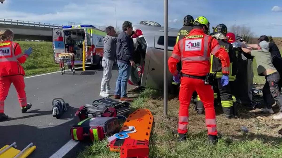 Villamarina, pauroso incidente frontale, donna in gravi in condizioni VIDEO