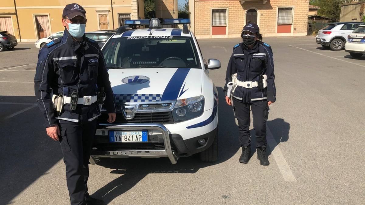 Conselice, gira senza patente e con una falsa targa di prova: multa di 6mila euro