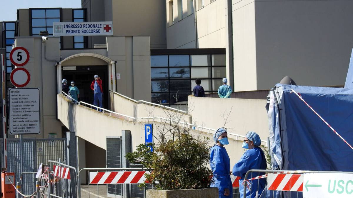 Imola, Ausl: «Se il virus dilaga, aumenteranno i casi gravi»
