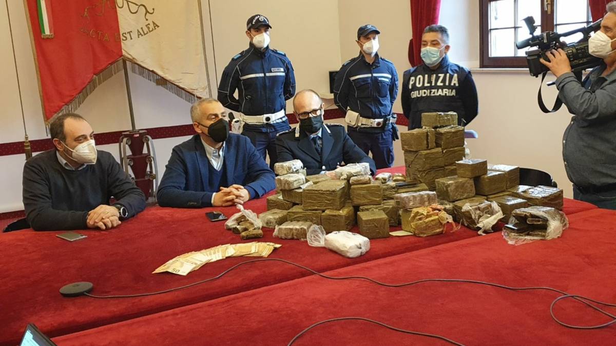Rimini, oltre 50 chili di droga sequestrati nel 2022