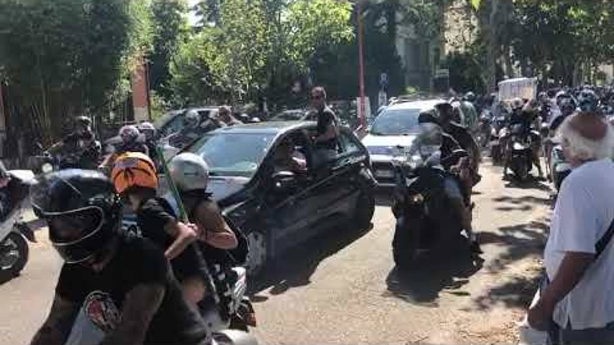 Calcio, i tifosi del Cesena in scooter a Rimini VIDEO-GALLERY