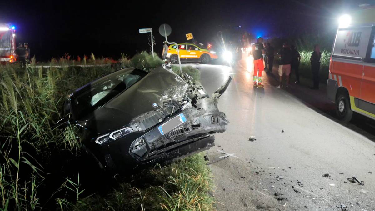 Ravenna incidente nella notte in via Marabina, un ferito in elicottero all’ospedale