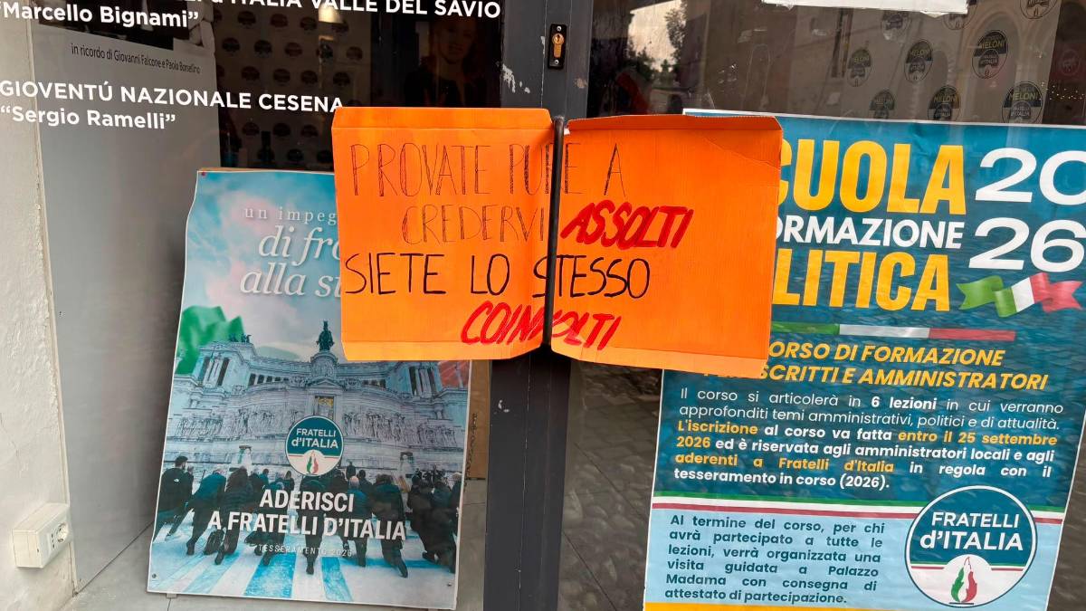 Cesena, messaggio nella sede di Fratelli d’Italia