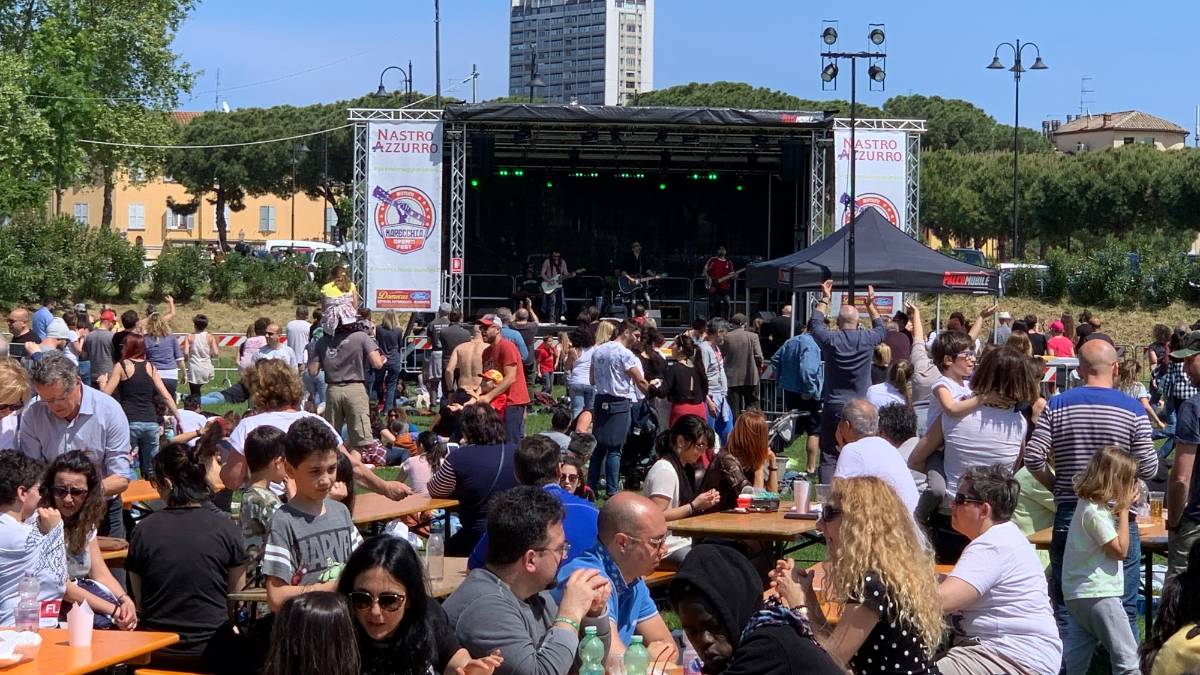 Rimini, primo maggio: una folla alla Marecchia dream fest