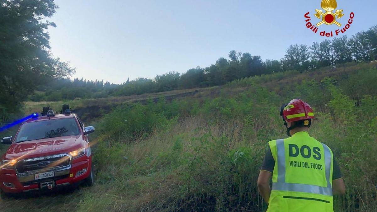 Cesena, un altro incendio a San Carlo vicino alle abitazioni