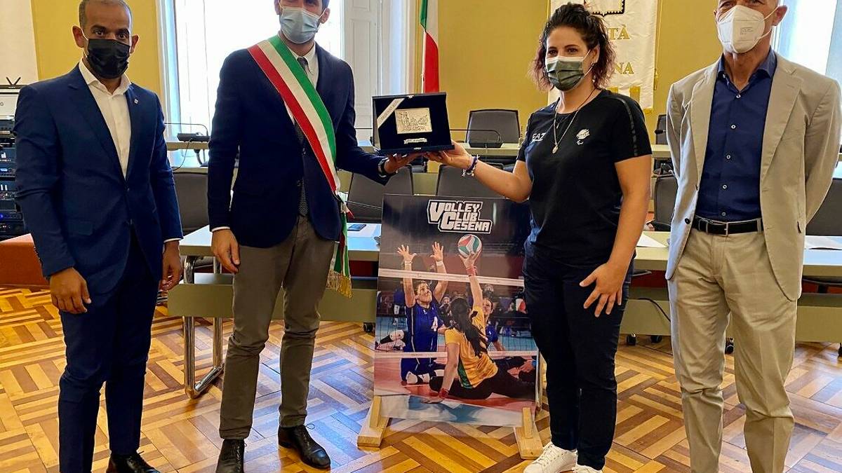 Cesena, l'azzurra di sitting volley Roberta Pedrelli ricevuta in Comune