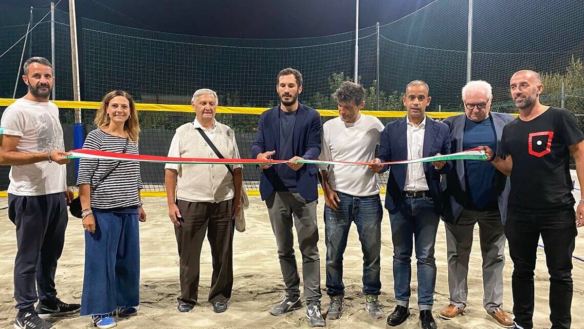 Cesena, un campo da beach volley illuminato con fari a led al quartiere Cervese Sud