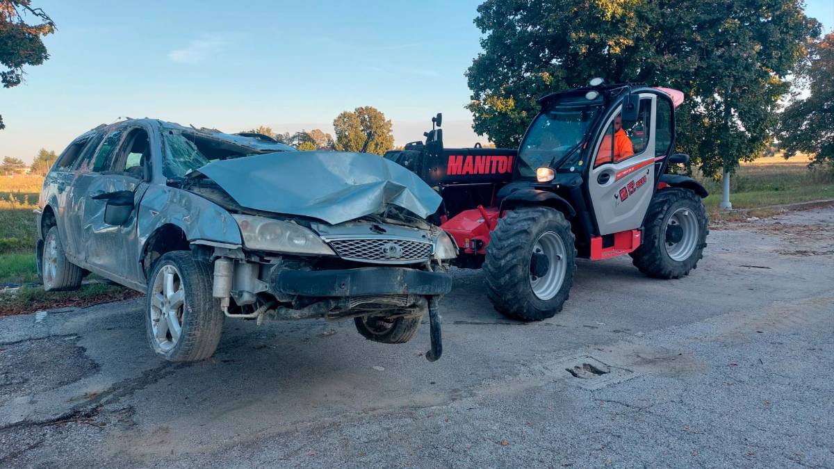 Forlì, auto alluvionate: sgomberato il piazzale della fiera - Gallery