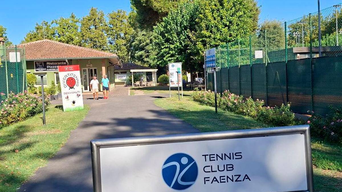 Tennis, venerdì alle 19.30 c’è “Quella sera dorata” la grande festa del Tc Faenza