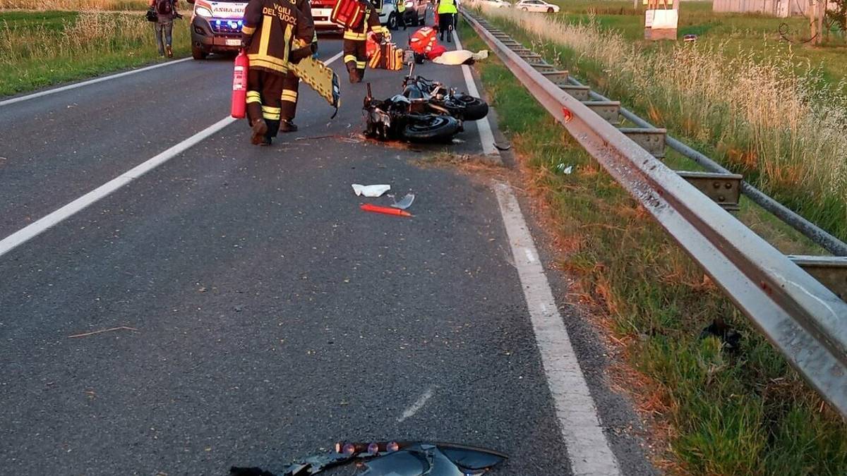 Cervia: scontro tra auto e moto sulla Salara, morto il motociclista