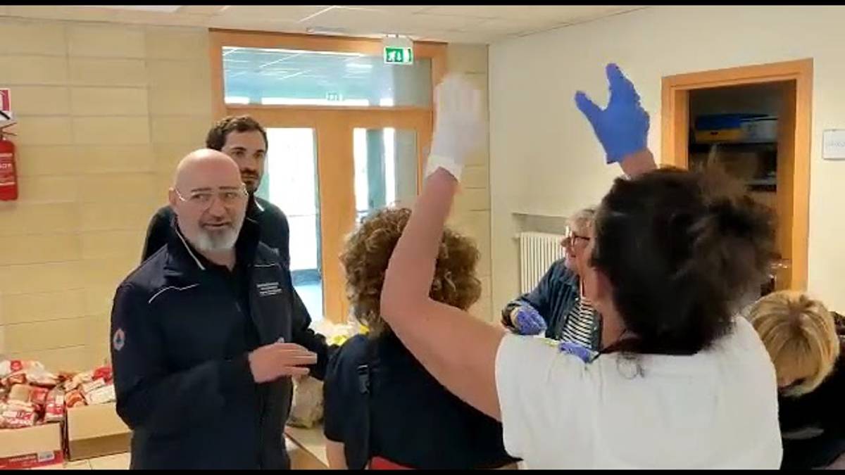 Il presidente della Regione Stefano Bonaccini è in visita nelle zone alluvionate di Cesena VIDEO