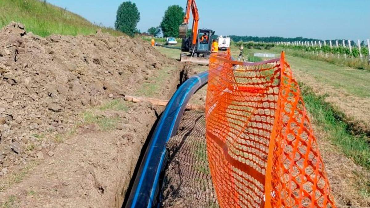 Imola, una centrale di pompaggio acqua tra la provinciale Selice e il Cer