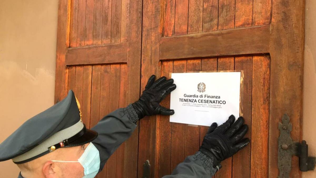 Savignano, fatture false: confiscati immobili auto e conti correnti