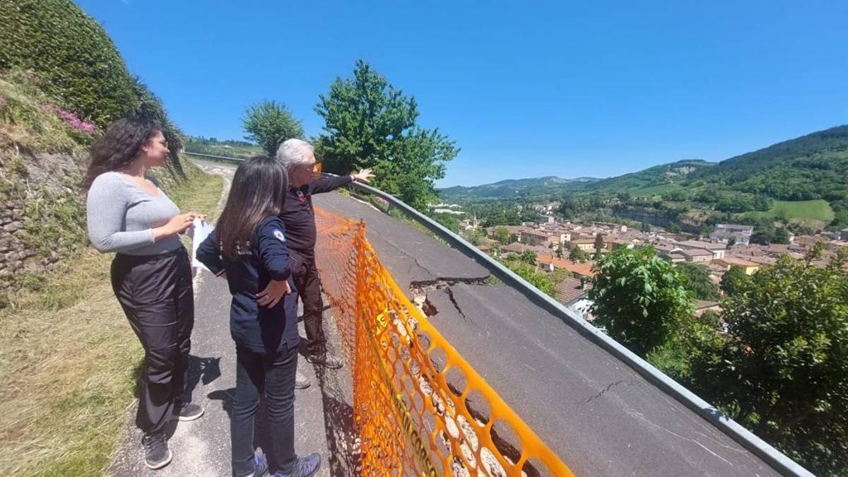 Modigliana, 50 famiglie da evacuare dopo l'alluvione: La situazione è grave