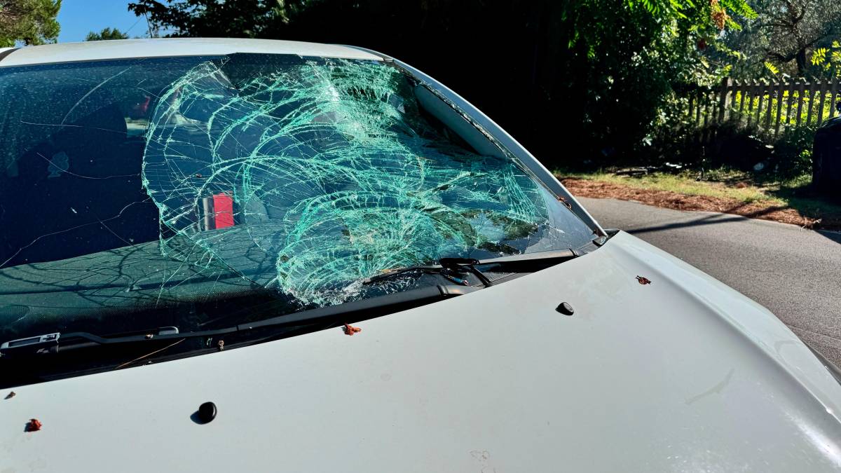 Cesenatico, incidente: travolto in bici dopo lo scontro frontale con un’auto, grave un giovane VIDEO