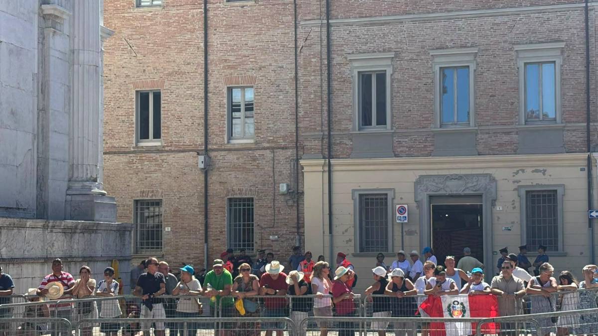Papa Leone a Rimini, l’attesa in Duomo