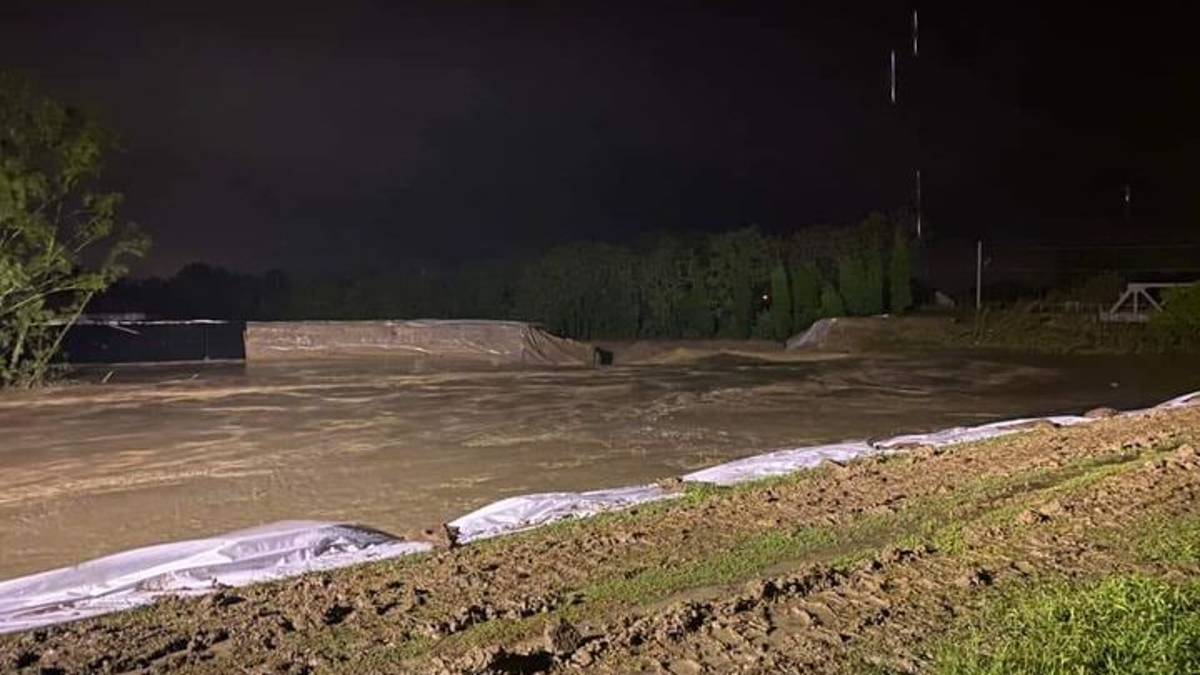 Maltempo Bassa Romagna, esonda il fiume Lamone a Boncellino (rotto l'argine nello stesso punto) e Traversara