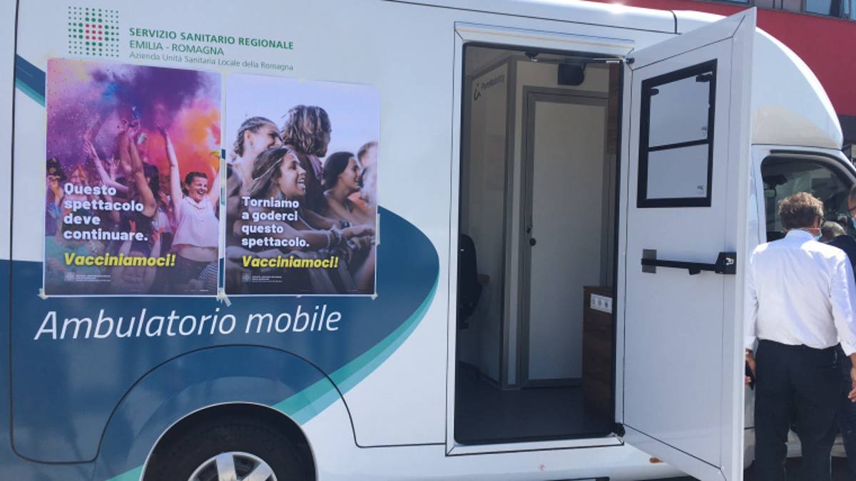 Milano Marittima, 98 vaccini per il camper: le prossime tappe in Romagna