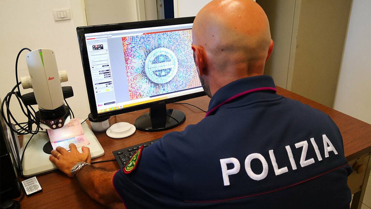 Violano l'isolamento fiduciario: due turisti rumeni fermati all'aeroporto di Rimini