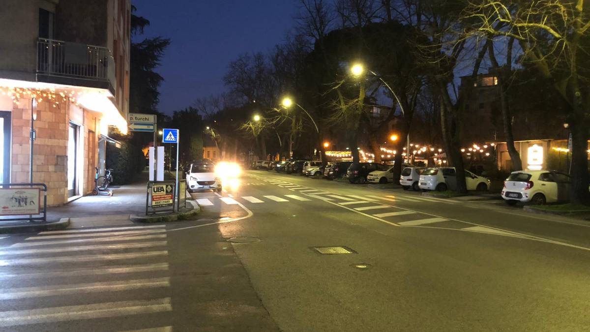 Cesena, investita sulle strisce, 23enne in Rianimazione: pirata scappa poi si costituisce