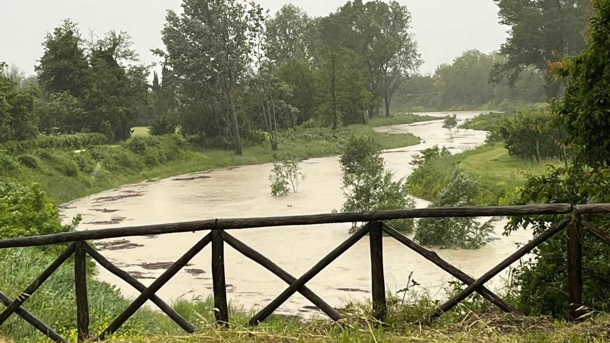 Maltempo Ravenna, preoccupa la piena del fiume Savio, in corso l'evacuazione di 1.300 persone