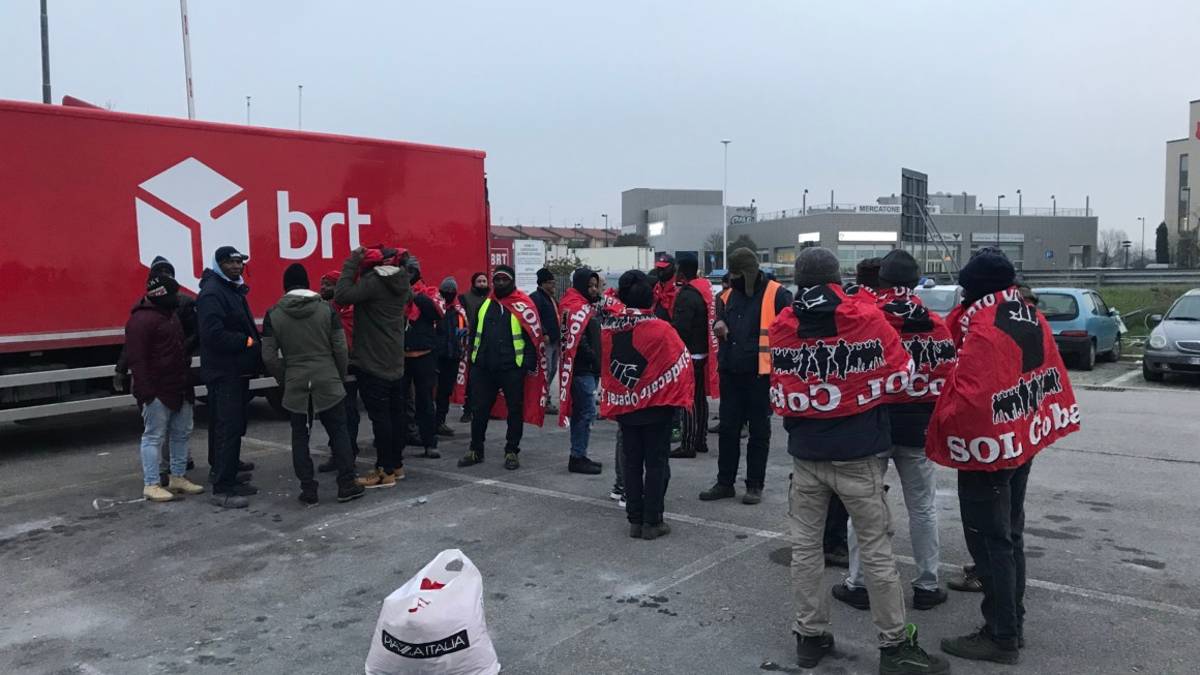 Gatteo, sciopero dei lavoratori alla Brt Corriere Espresso con adesione dell'80%