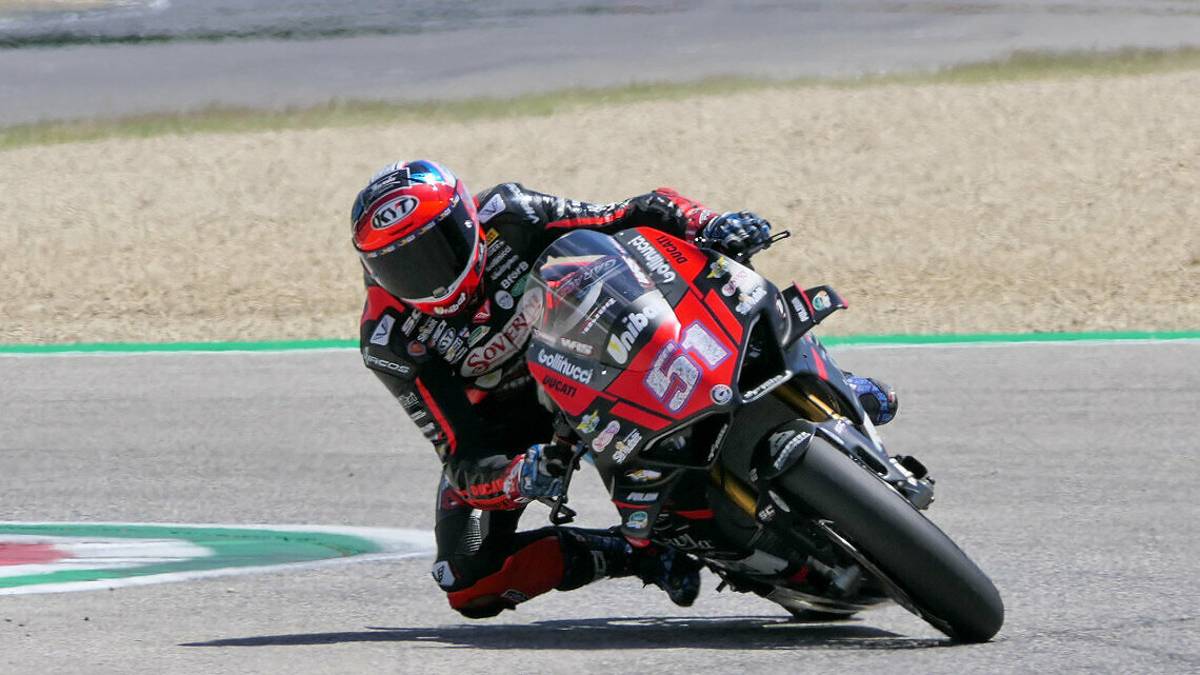 Motociclismo Civ, Michele Pirro re della Superbike a Imola / VIDEO