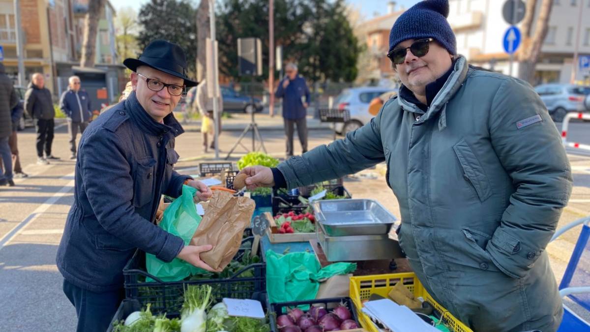 Cesena, mercatino dei produttori agricoli alle Vigne: debutto questa mattina con 7 banchi, si terrà ogni giovedì