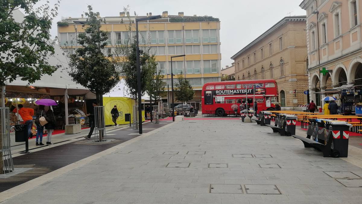 Inno techno al duce negli stand di Cesena con gusto - VIDEO
