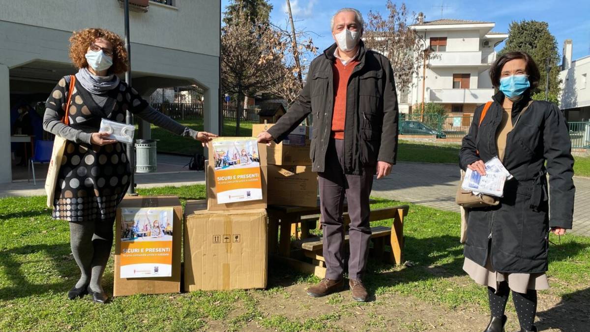 Cesena, Cia-Conad dona 50 mila mascherine a studenti e associazioni