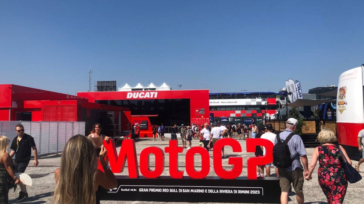 MotoGp a Misano: in 13mila per ballare come al Cocoricò, per sabato sera è già tutto esaurito
