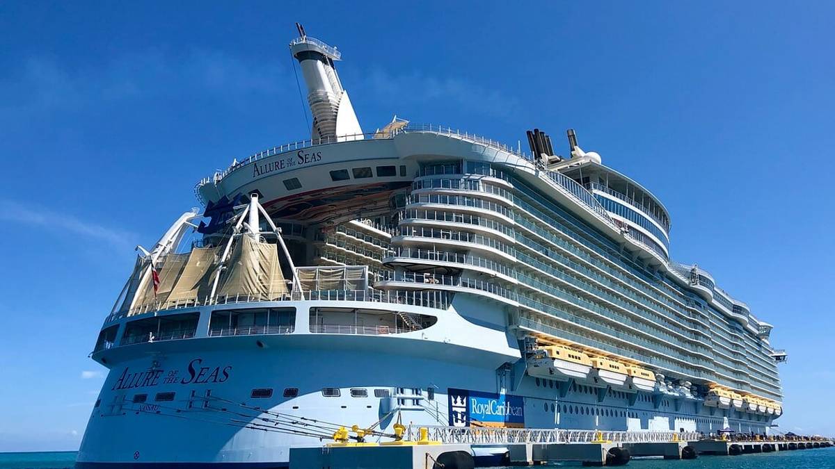 Ravenna, le crociere del gruppo Royal Caribbean valgono quasi 300.000 turisti all'anno al porto