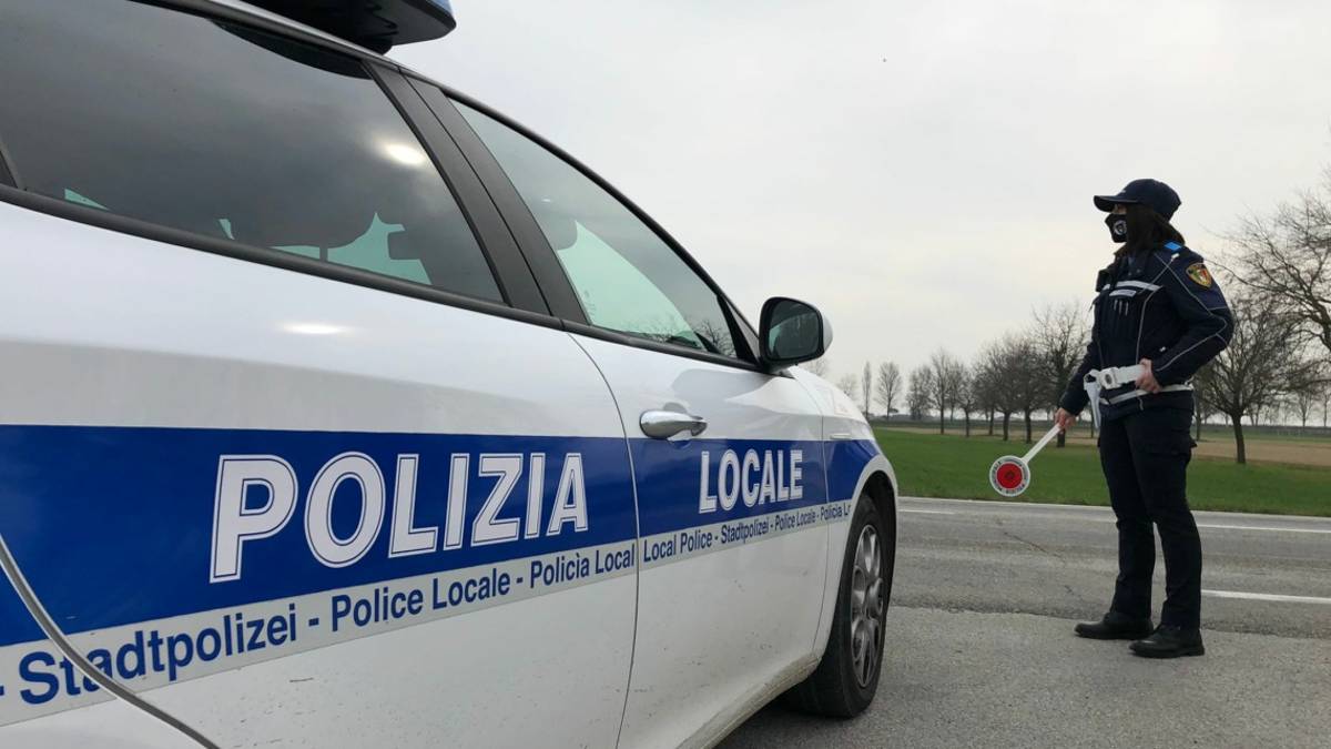 Fusignano, 26enne nigeriano mostra una patente polacca falsa: 5mila euro di multa