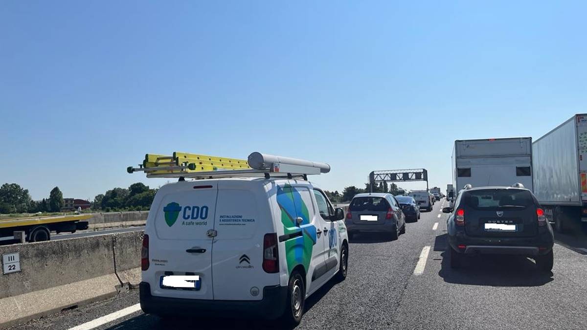 Incidente in A14, corsia sud con 13 km di coda tra Bologna e San Lazzaro