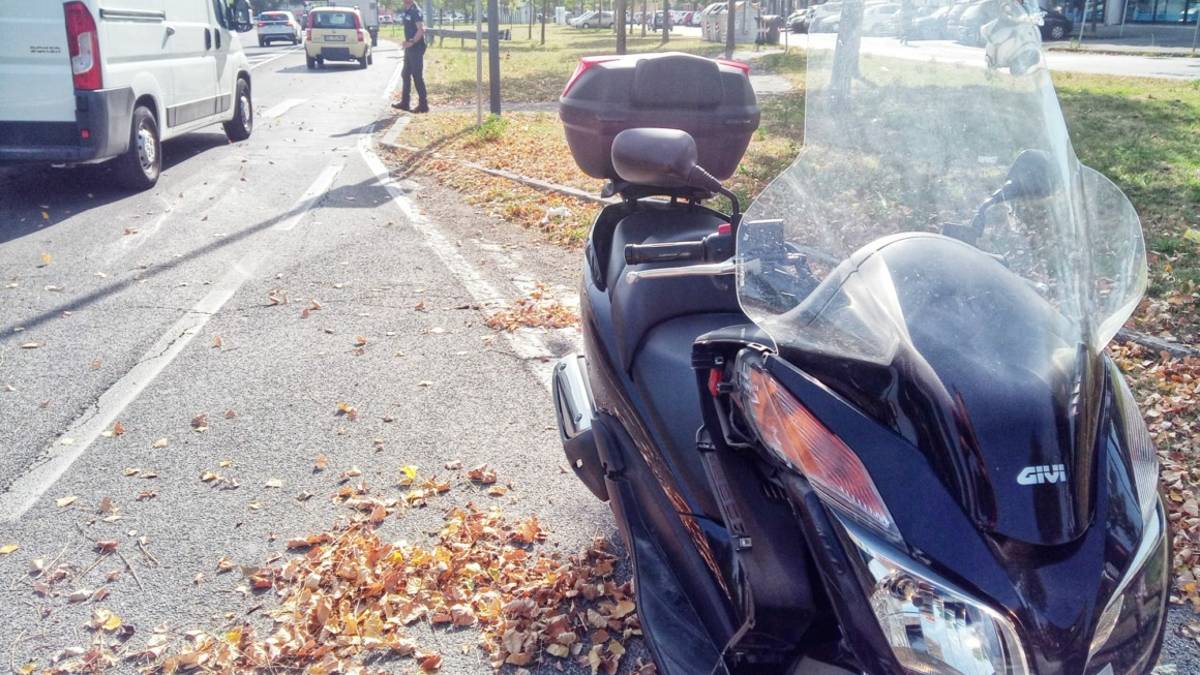 Ravenna, incidente: donna di 82 anni cade a terra colpita di striscio da una moto - Gallery