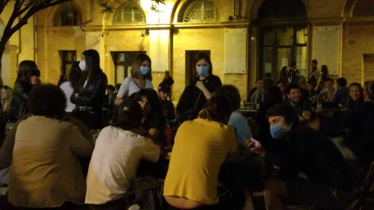 Forlì, ripartono le serate in centro: le regole per musica e alcol