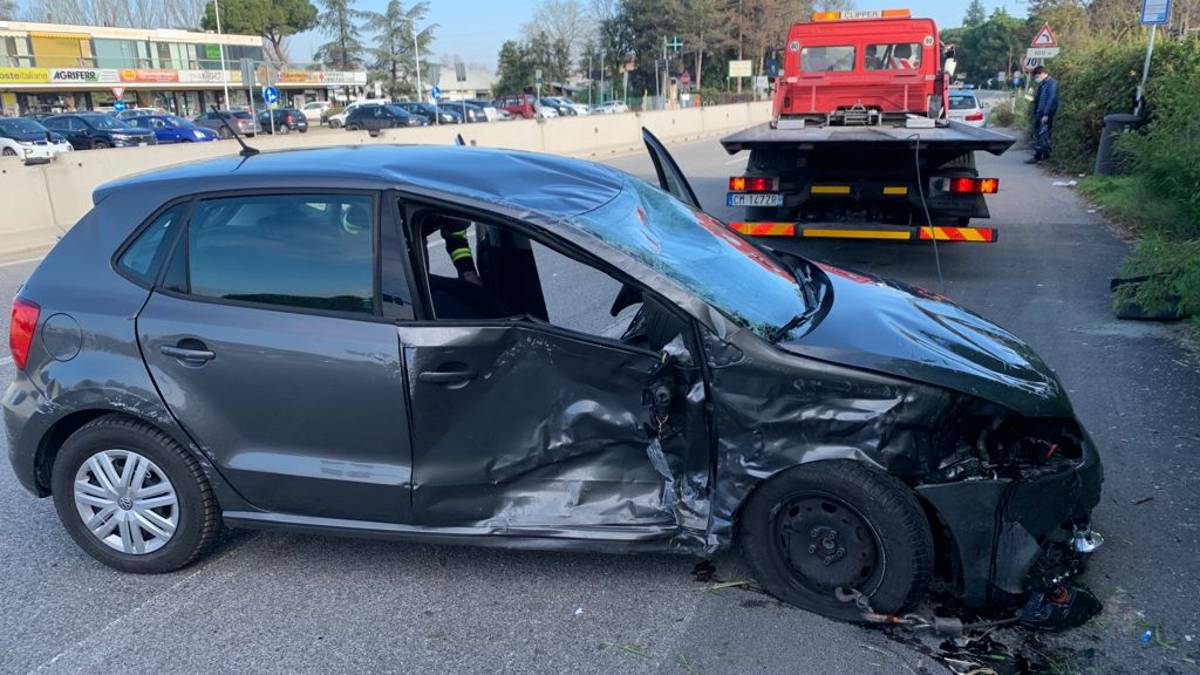 Coriano, incidente sulla superstrada: grave 70enne