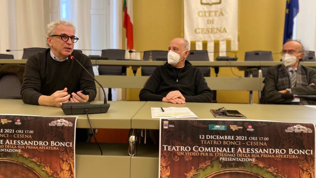 Cesena, domenica alle 17 si presenta il documentario sul Teatro Bonci