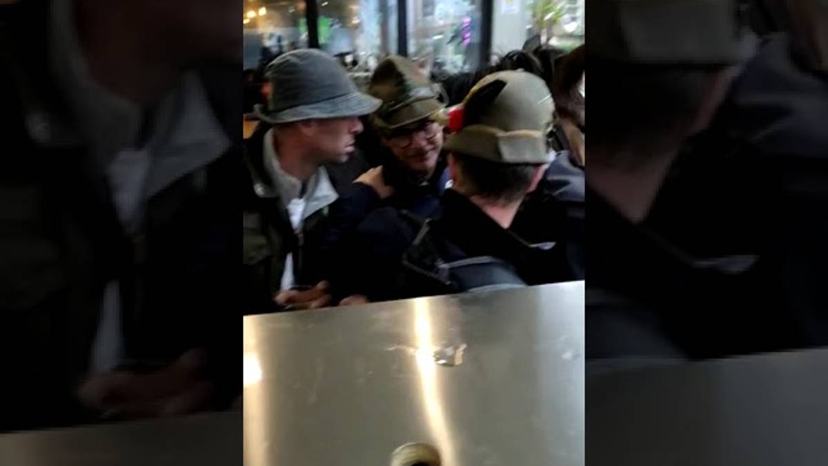L'alpino a Rimini: L'asino dove lo parcheggio? VIDEO