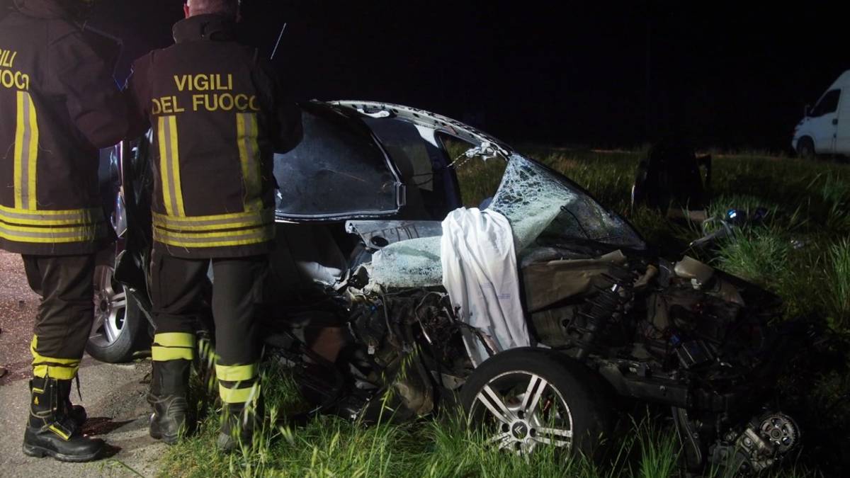 Cotignola, incidente stradale: un ferito gravissimo dopo un terribile urto con un trattore