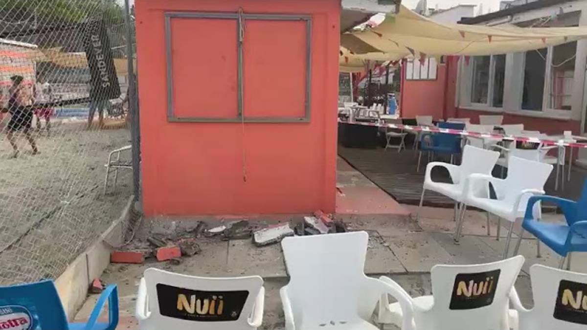 Cedimento nelle cabine dello stabilimento balneare: 27enne ferito a Cesenatico Ponente
