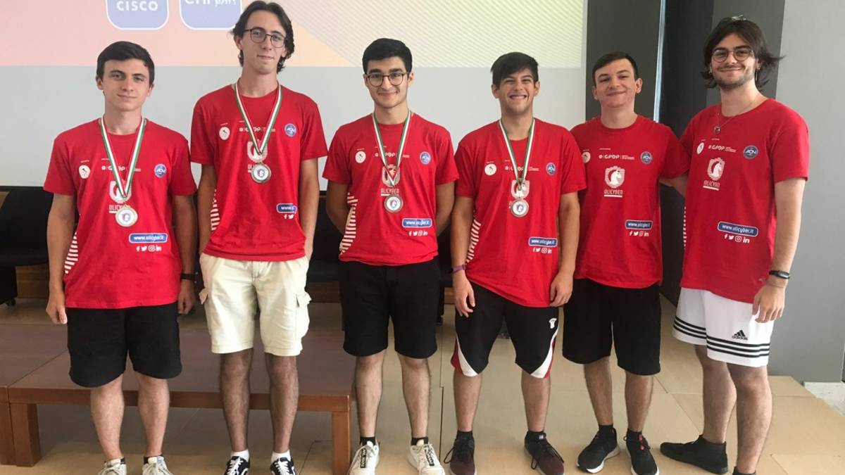 Olimpiadi di cybersecurity, due medaglie d'argento per l'Itt Pascal di Cesena