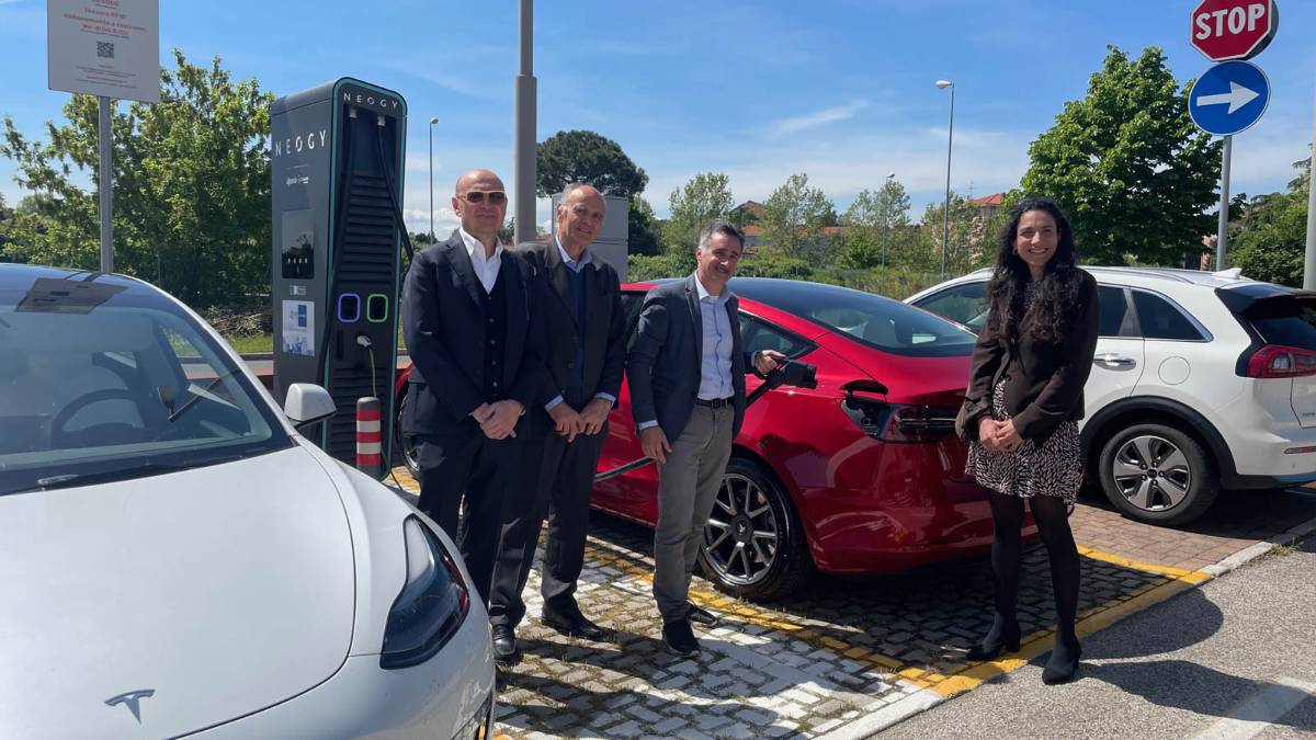 Cesena, colonnina di ricarica elettrica Ultrafast al Montefiore