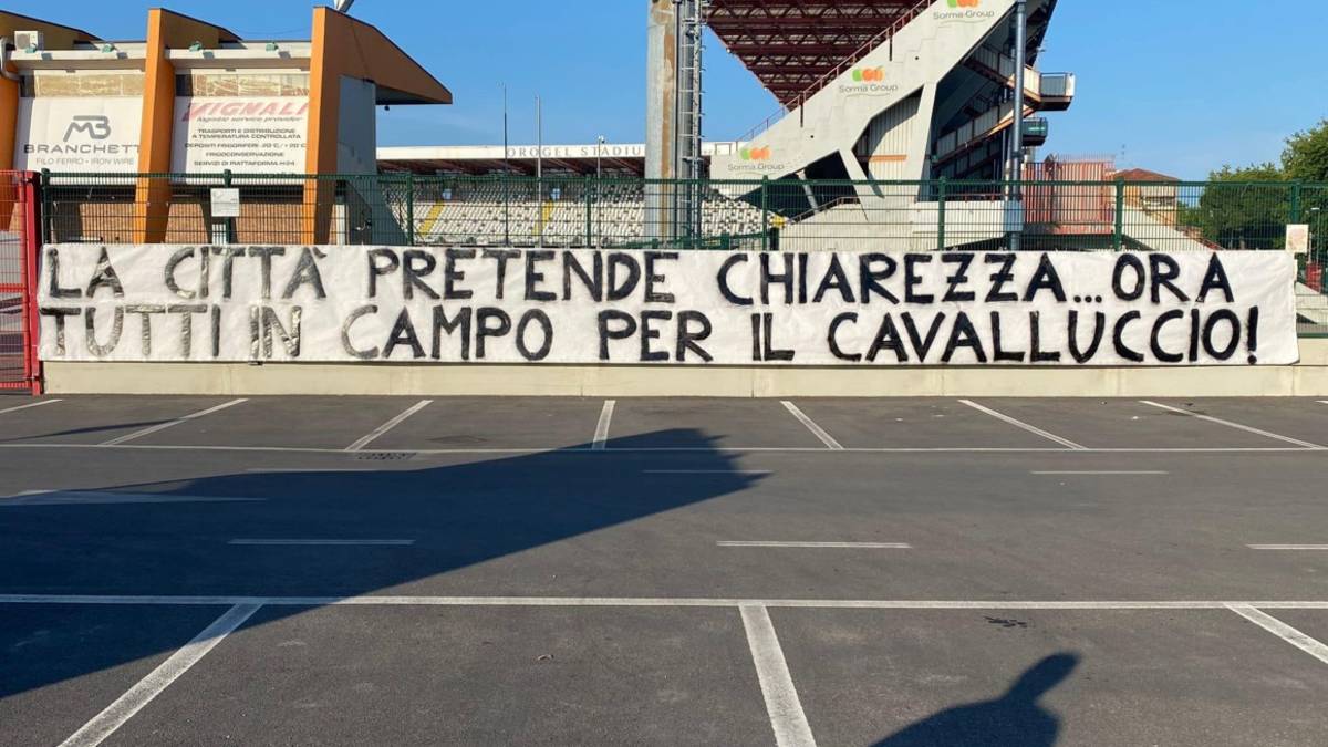 Calcio C, caos Cesena, appello degli ultras al Comune: Apriamo gli occhi e vigiliamo su cosa sta accadendo