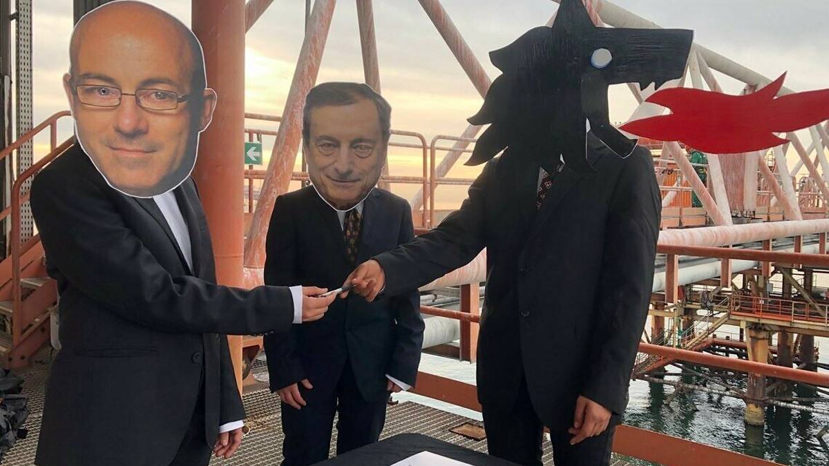 Ravenna, Greenpeace in azione anche a Porto Corsini