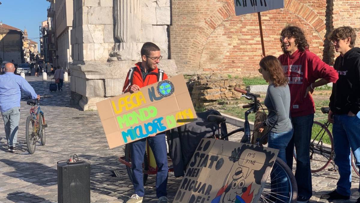 Fridays for Future, Musica e parole per il clima a Rimini VIDEO