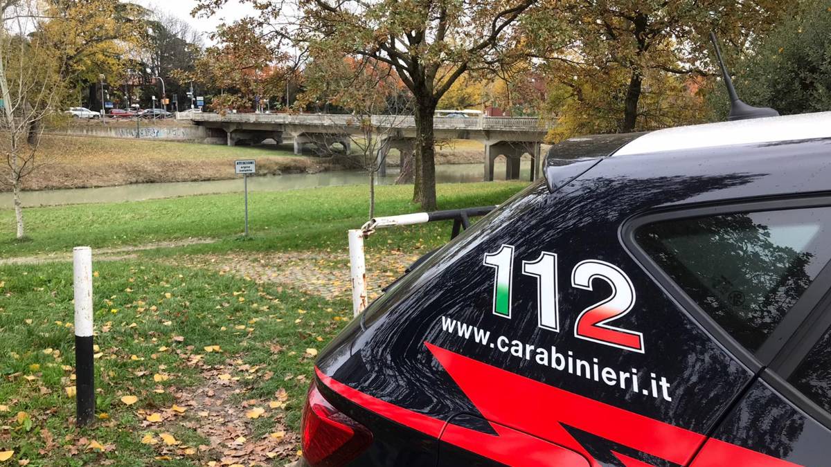 Imola, anziana si getta nel fiume. Salvata dai carabinieri